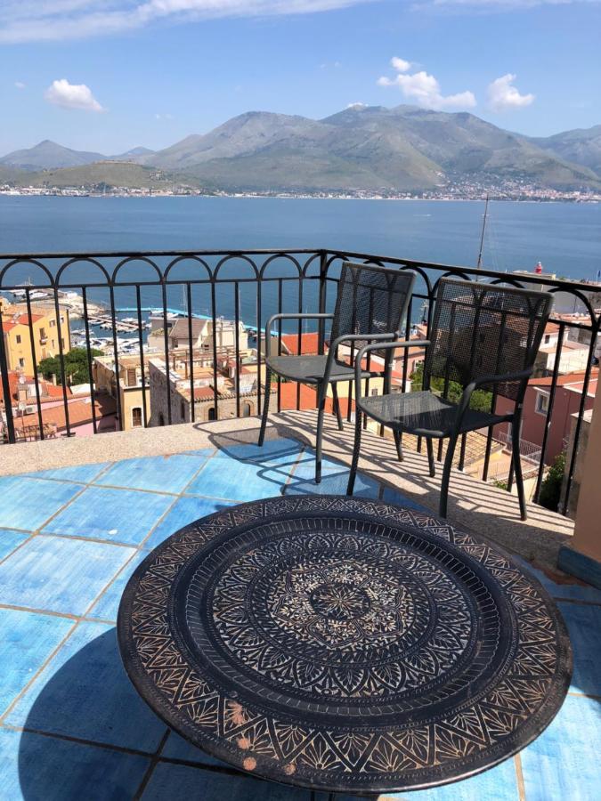 Le Suite Guarinelli B&B Гаета Екстер'єр фото